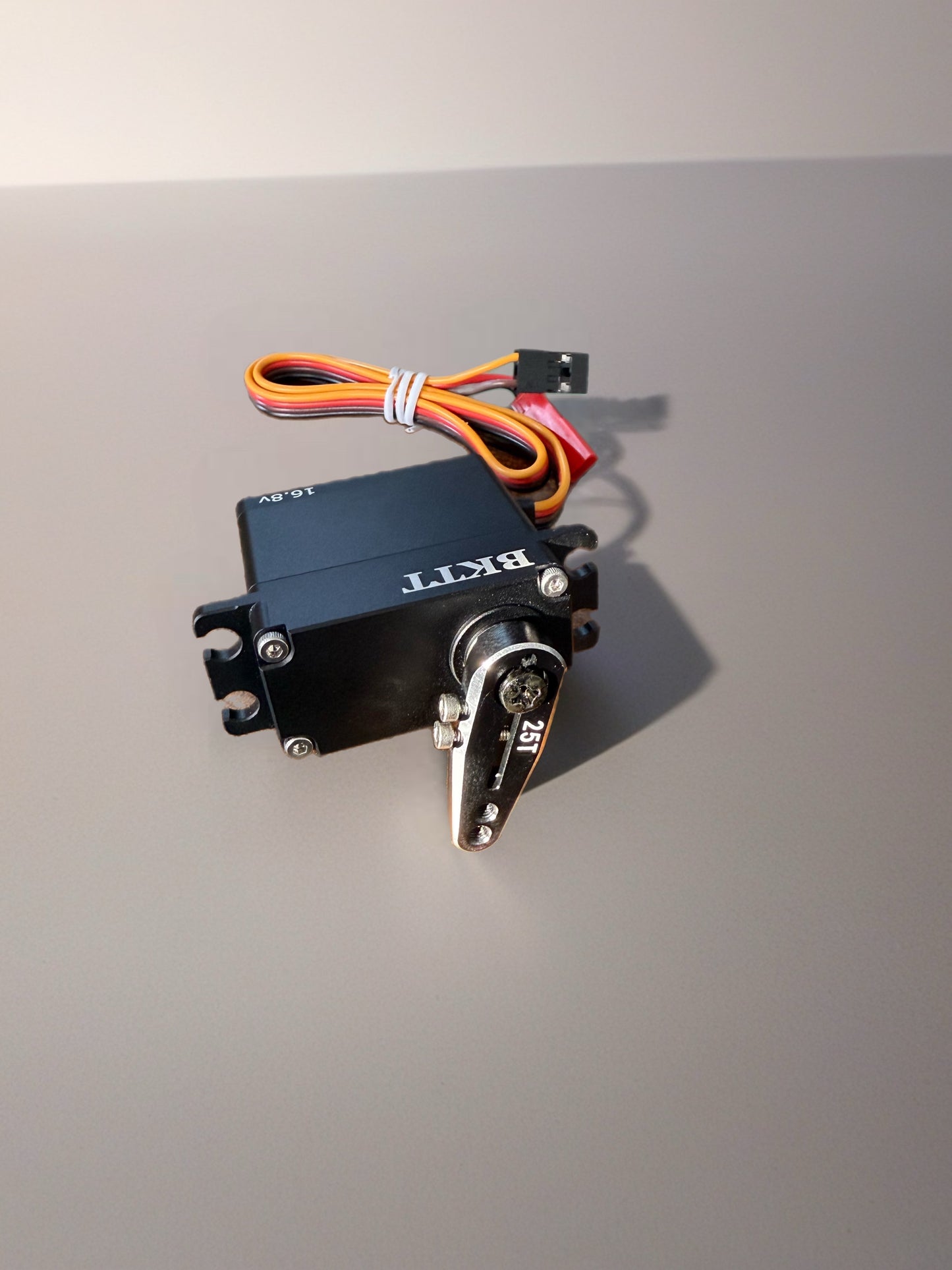 BKTT Cake XL 1/10 HV HD Direct power servo 16.8V waterproof fully programmable! Comes with custom aluminum horn